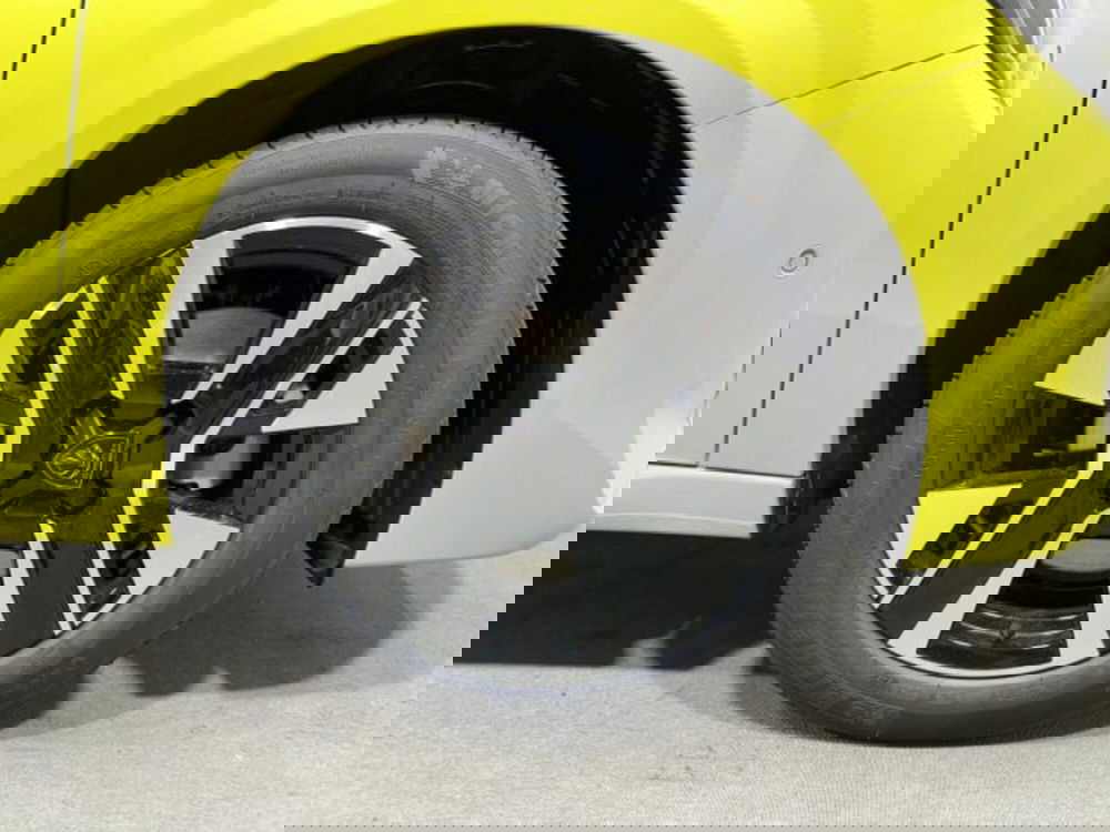 Peugeot 208 nuova a Sondrio (9)