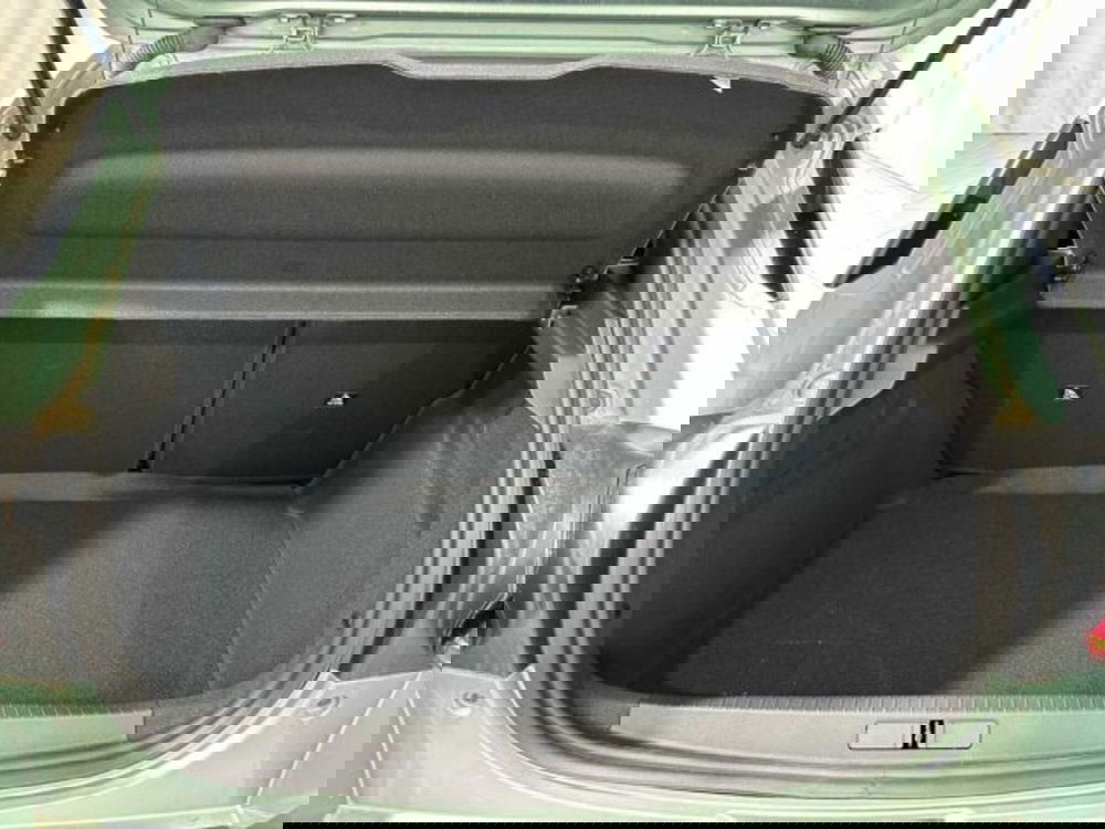 Lancia Ypsilon nuova a Sondrio (15)