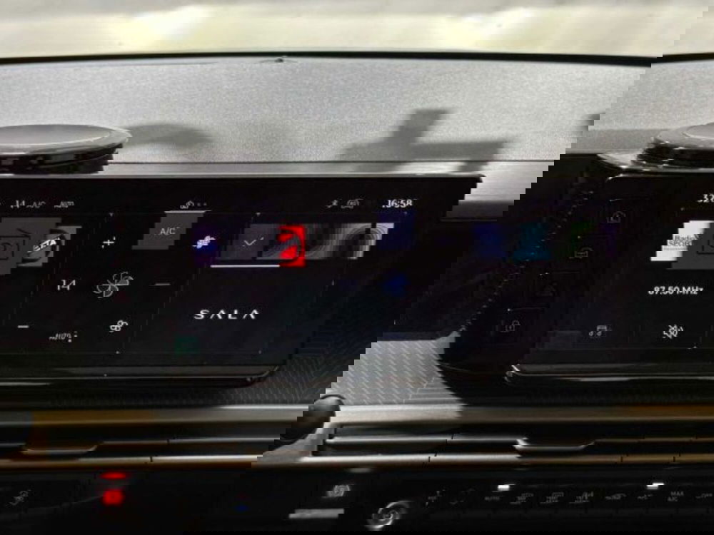 Lancia Ypsilon nuova a Sondrio (17)