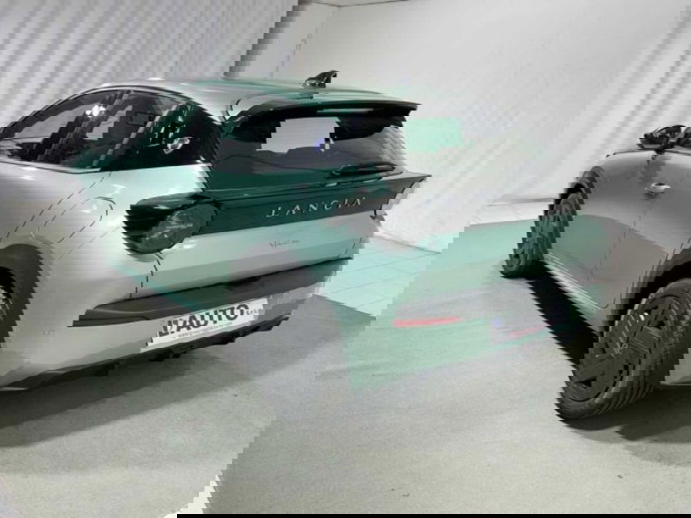 Lancia Ypsilon nuova a Sondrio (3)