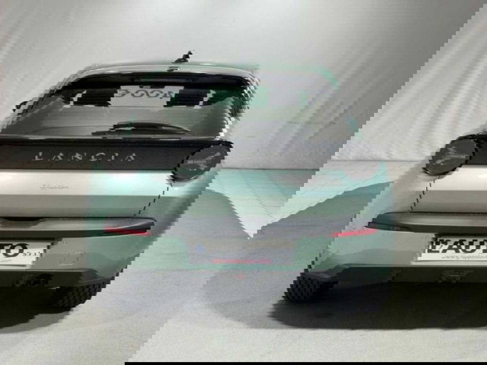 Lancia Ypsilon nuova a Sondrio (4)