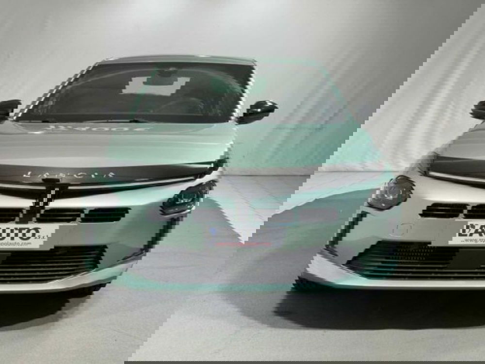 Lancia Ypsilon nuova a Sondrio (8)