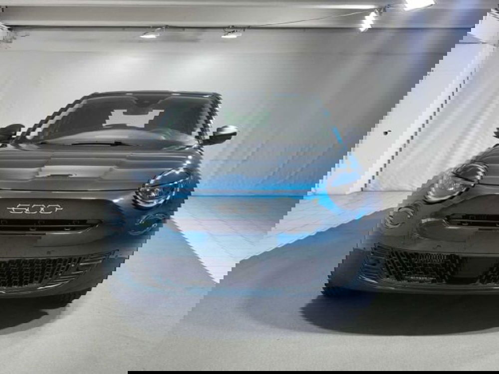 Fiat 600 nuova a Sondrio (8)