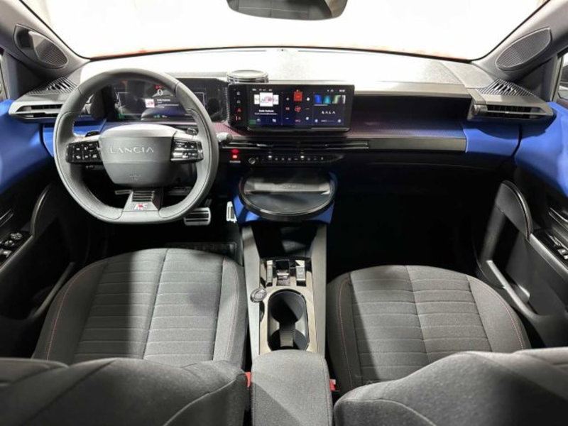 Lancia Ypsilon nuova a Sondrio (10)