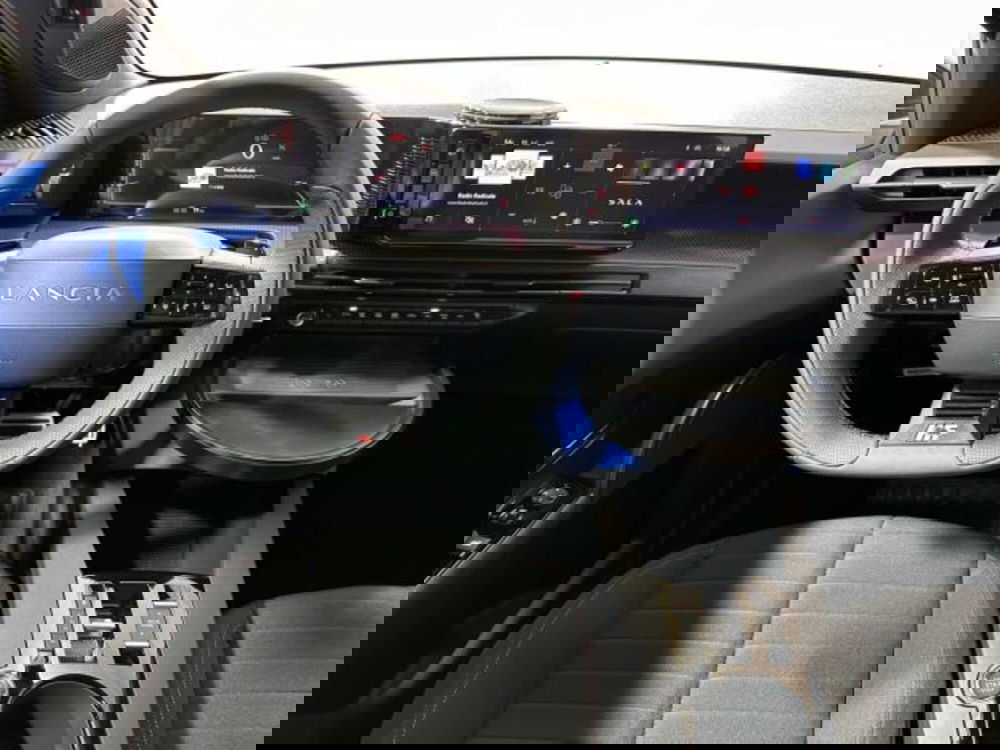 Lancia Ypsilon nuova a Sondrio (13)