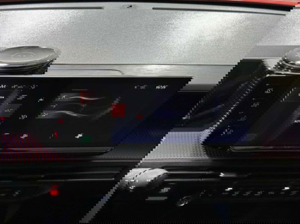 Lancia Ypsilon nuova a Sondrio (19)