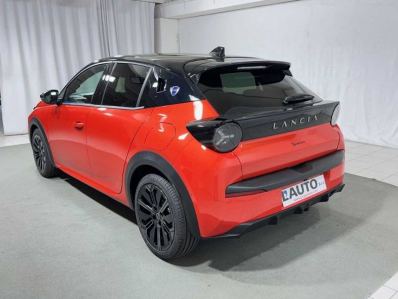 Lancia Ypsilon nuova a Sondrio (2)