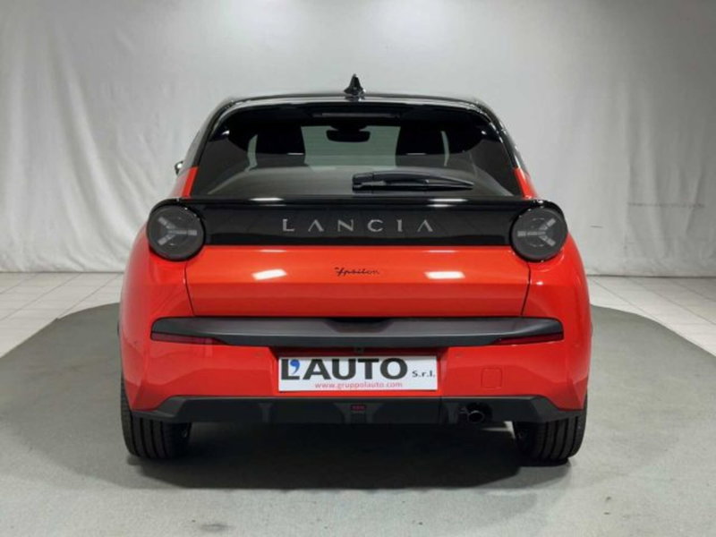 Lancia Ypsilon nuova a Sondrio (3)