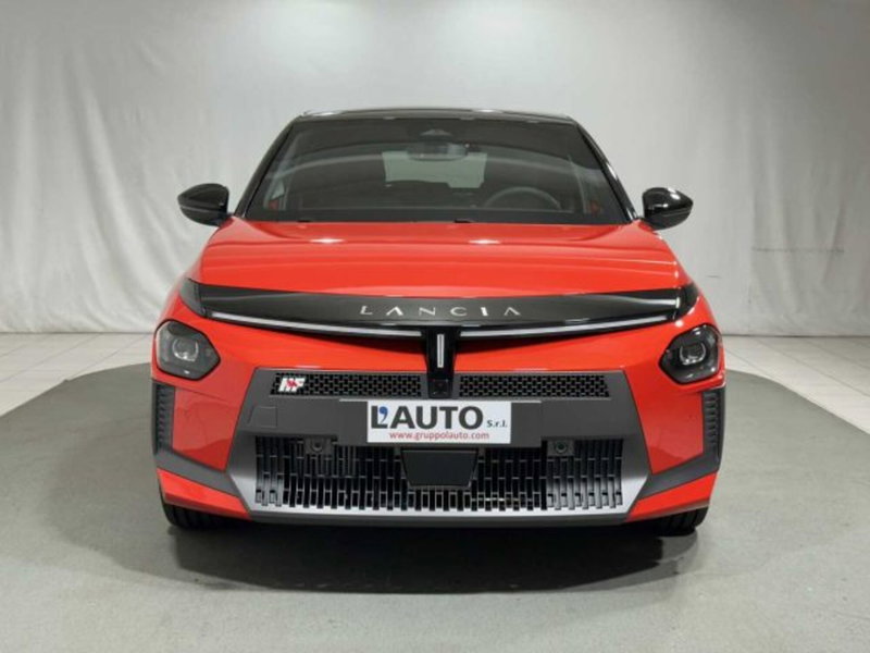 Lancia Ypsilon nuova a Sondrio (7)