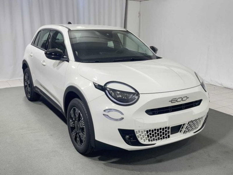 Fiat 600 nuova a Sondrio (4)