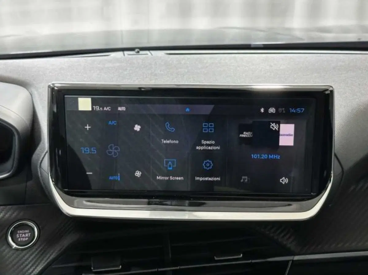 Peugeot 2008 nuova a Sondrio (17)