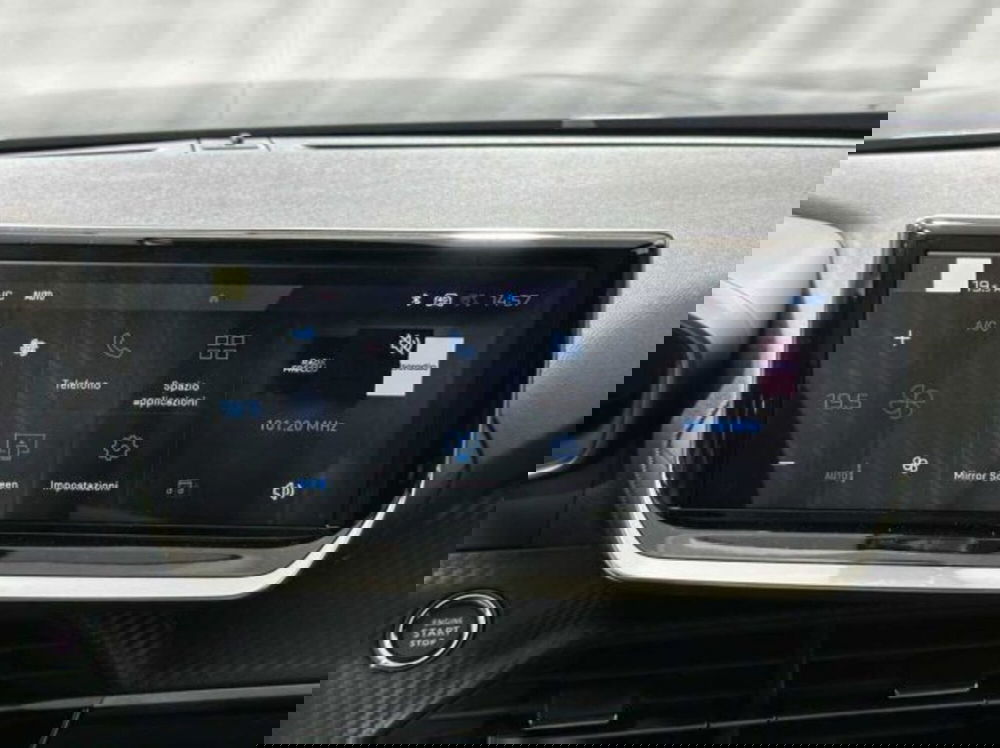 Peugeot 2008 nuova a Sondrio (17)