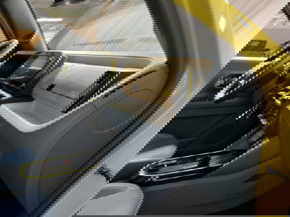 Fiat Grande Panda nuova a Sondrio (19)