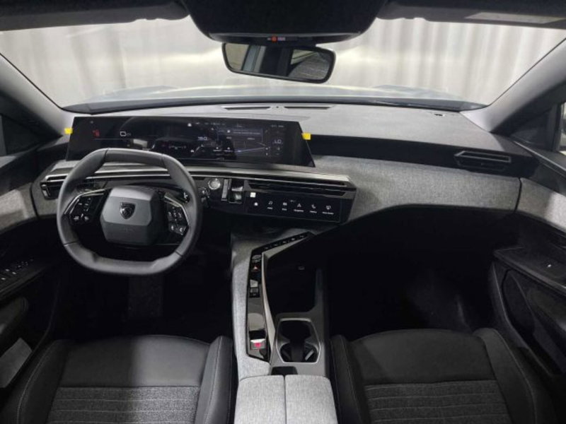 Peugeot 5008 nuova a Sondrio (5)