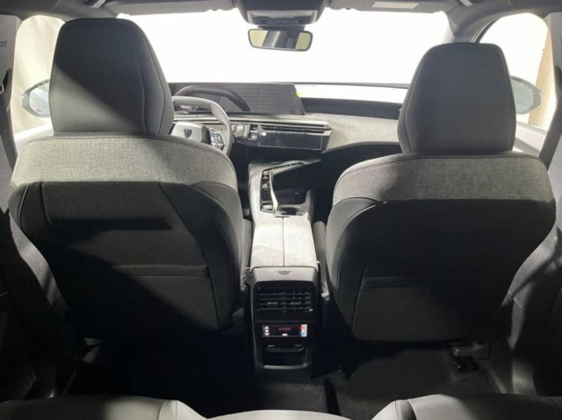 Peugeot 5008 nuova a Sondrio (10)