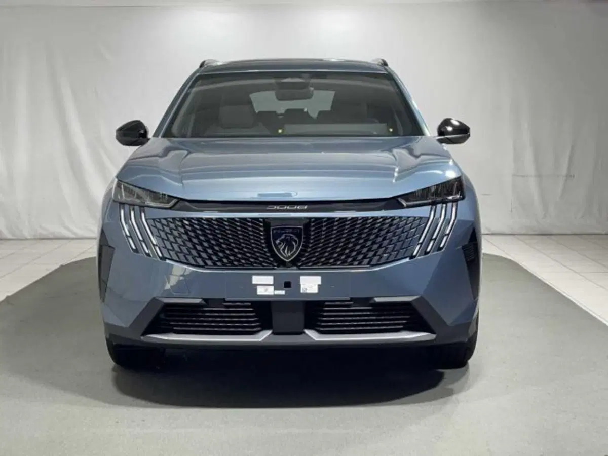 Peugeot 5008 nuova a Sondrio