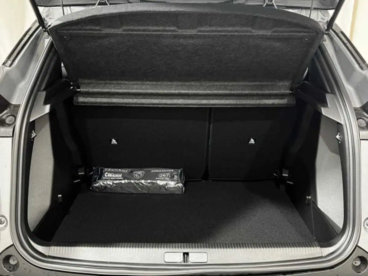 Peugeot 2008 nuova a Sondrio (14)