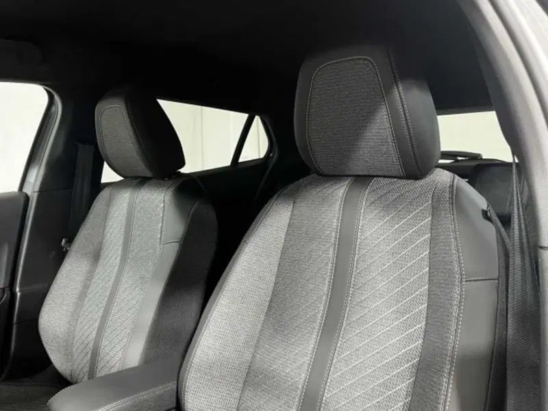 Peugeot 2008 nuova a Sondrio (19)