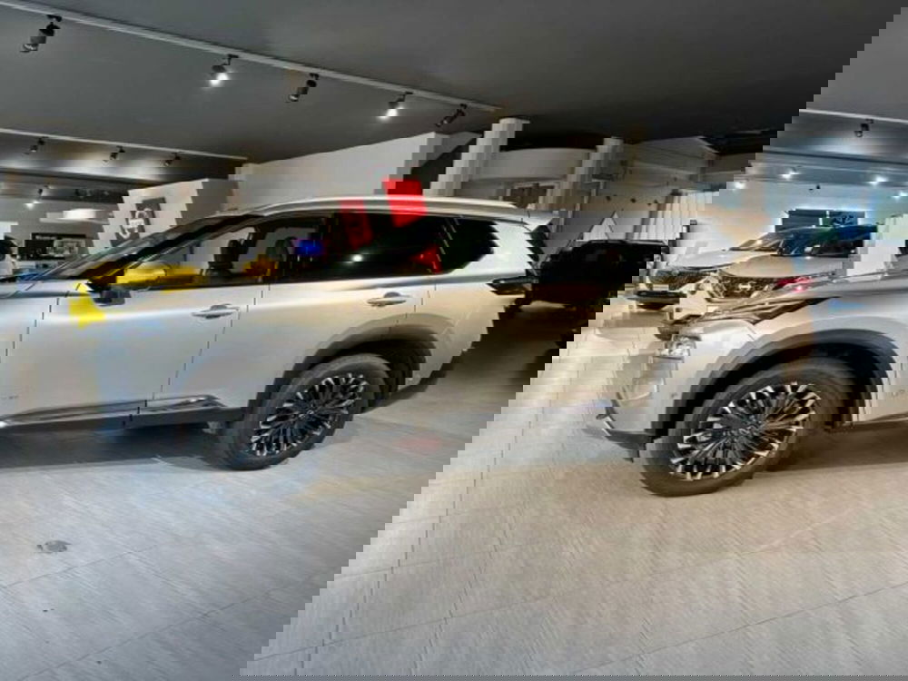 Nissan X-Trail nuova a Sondrio (2)