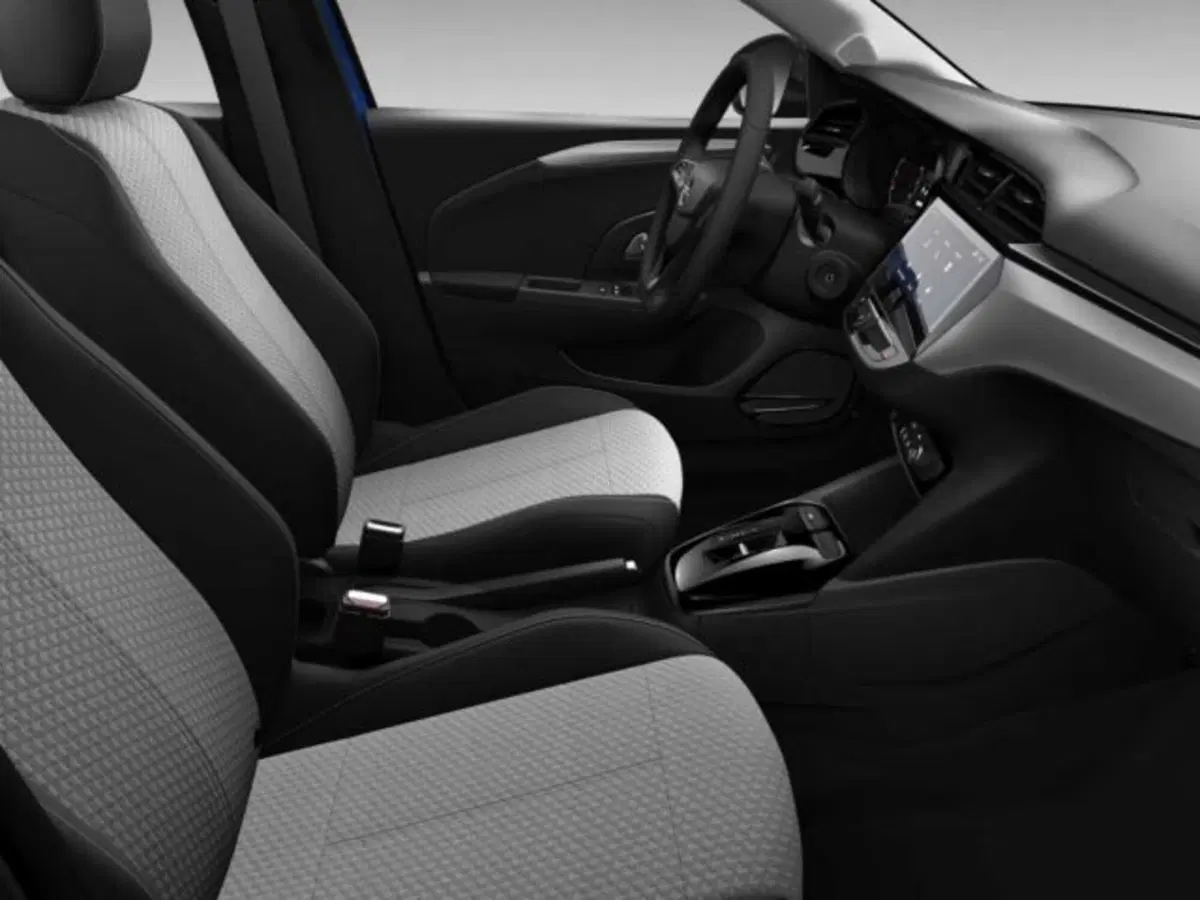 Opel Corsa nuova a Sondrio (4)