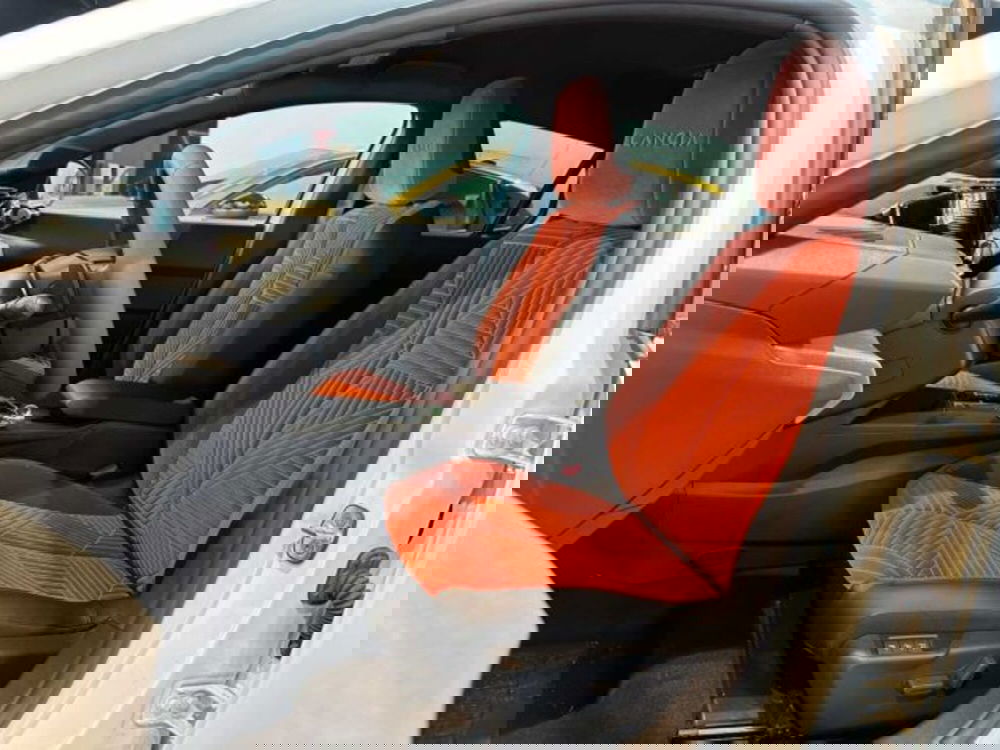 Lancia Ypsilon nuova a Sondrio (10)