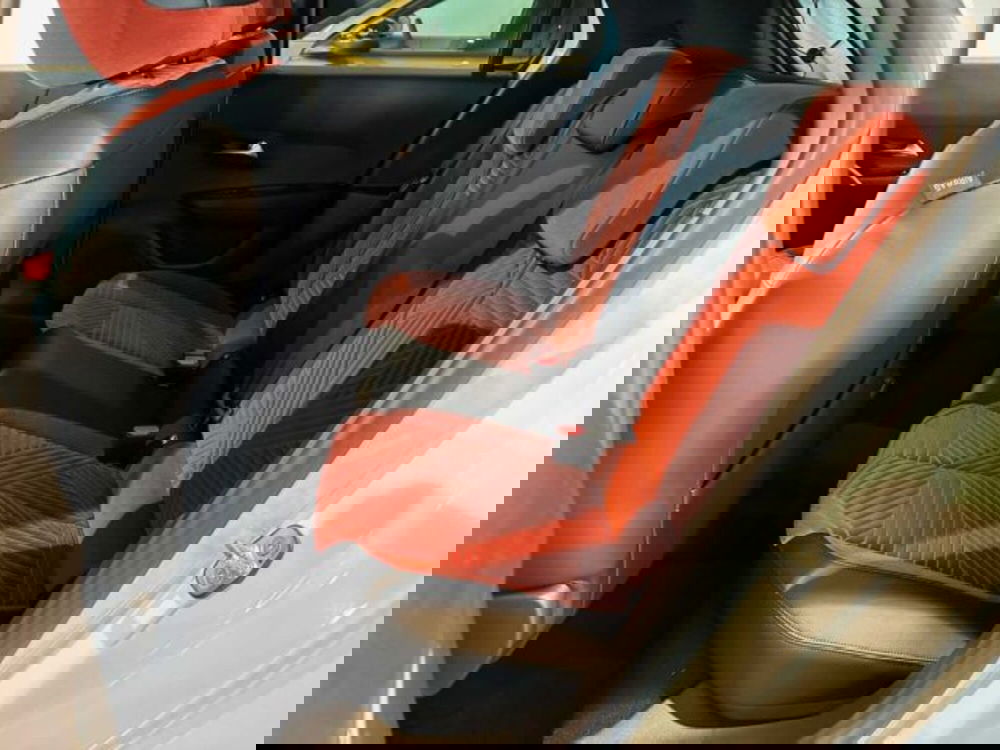 Lancia Ypsilon nuova a Sondrio (11)