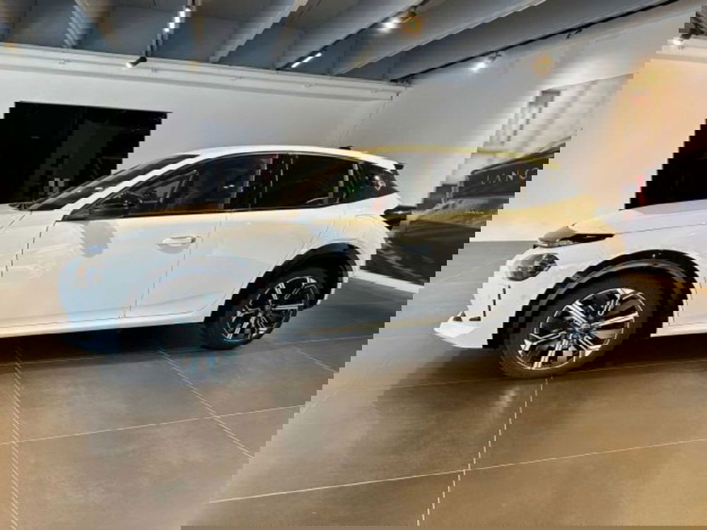 Lancia Ypsilon nuova a Sondrio (2)