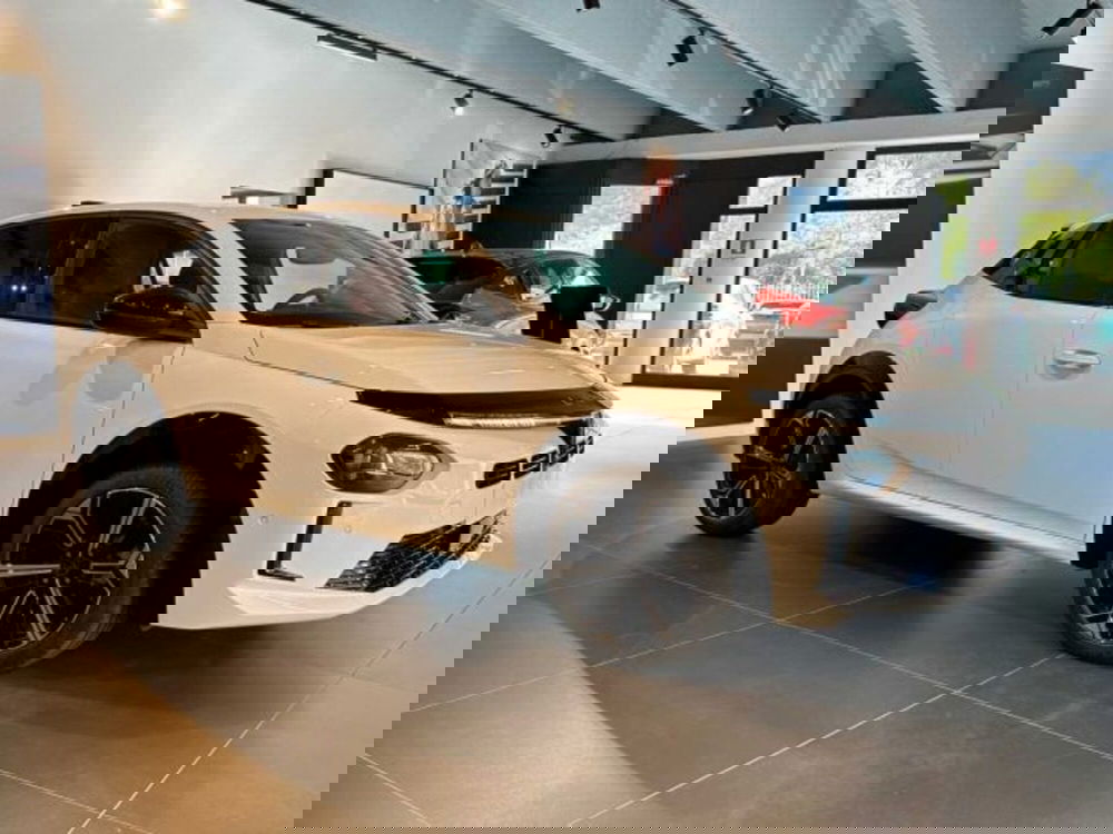 Lancia Ypsilon nuova a Sondrio (6)