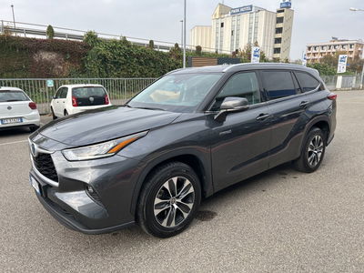 Toyota Highlander 2.5h Trend e-cvt del 2021 usata a Piacenza