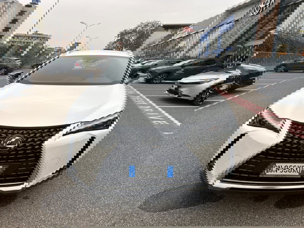 Lexus UX usata a Piacenza (3)
