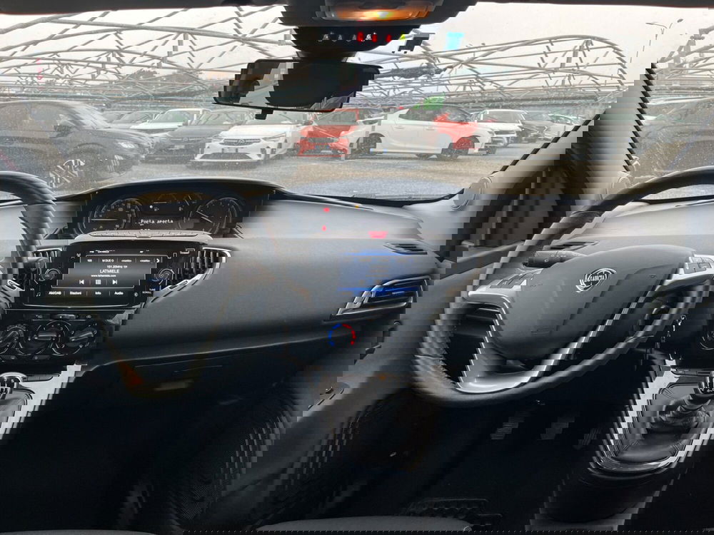 Lancia Ypsilon usata a Torino (10)