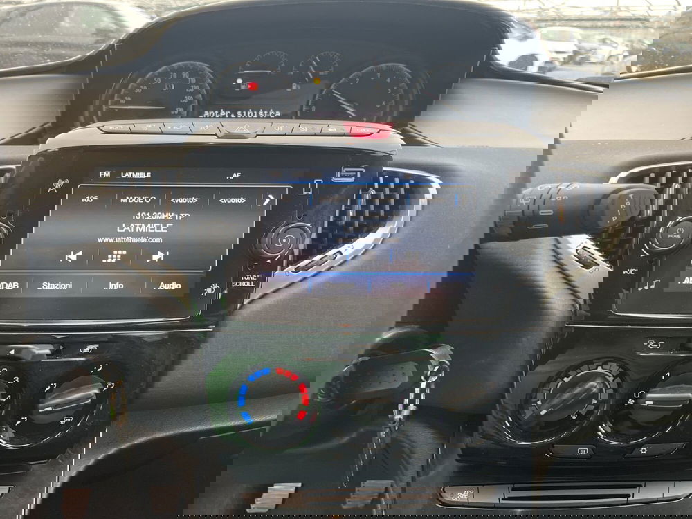 Lancia Ypsilon usata a Torino (12)