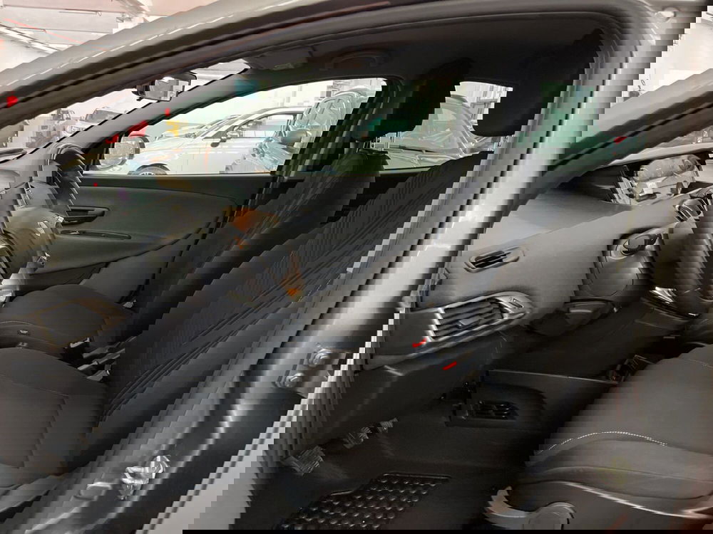 Lancia Ypsilon usata a Torino (10)