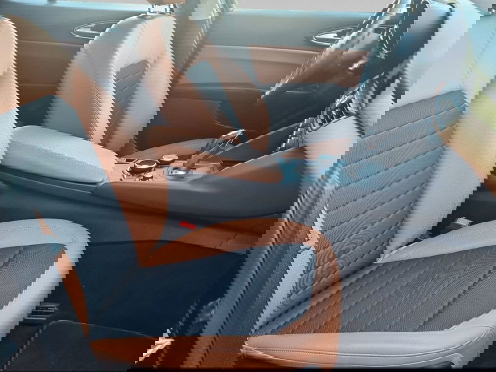 Alfa Romeo Giulia usata a Siena (12)