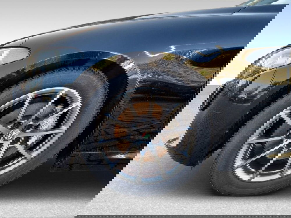 Alfa Romeo Giulia usata a Siena (15)