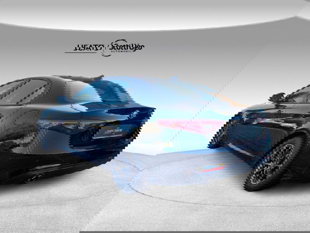 Alfa Romeo Giulia usata a Siena (4)