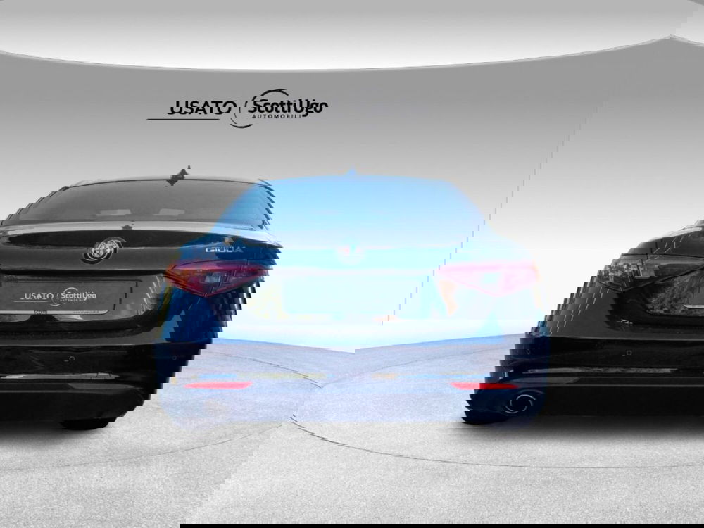 Alfa Romeo Giulia usata a Siena (5)