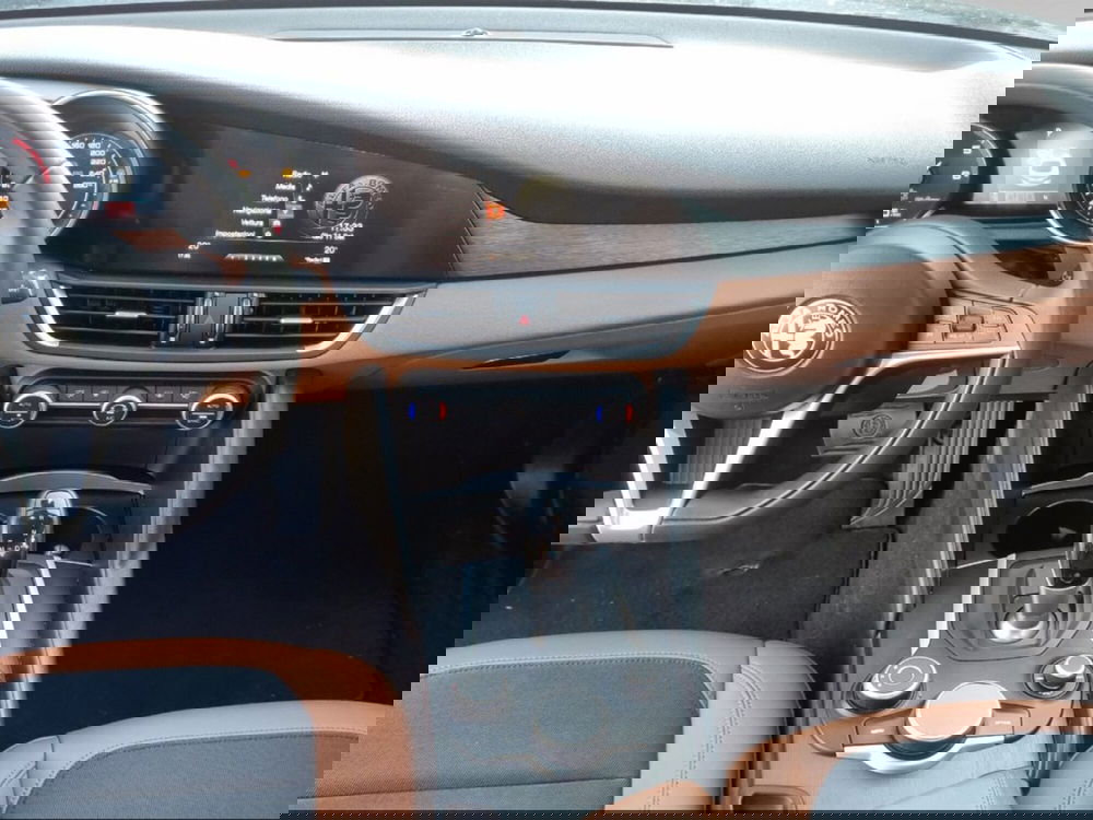 Alfa Romeo Giulia usata a Siena (9)