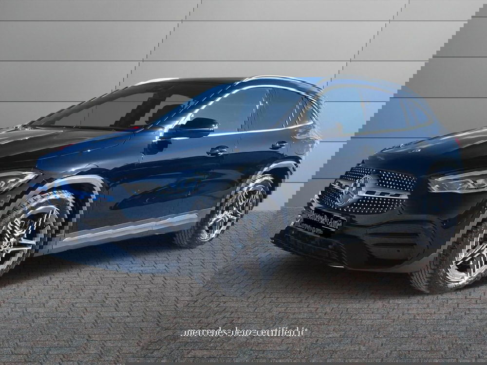 Mercedes-Benz GLA SUV usata a Bari (18)