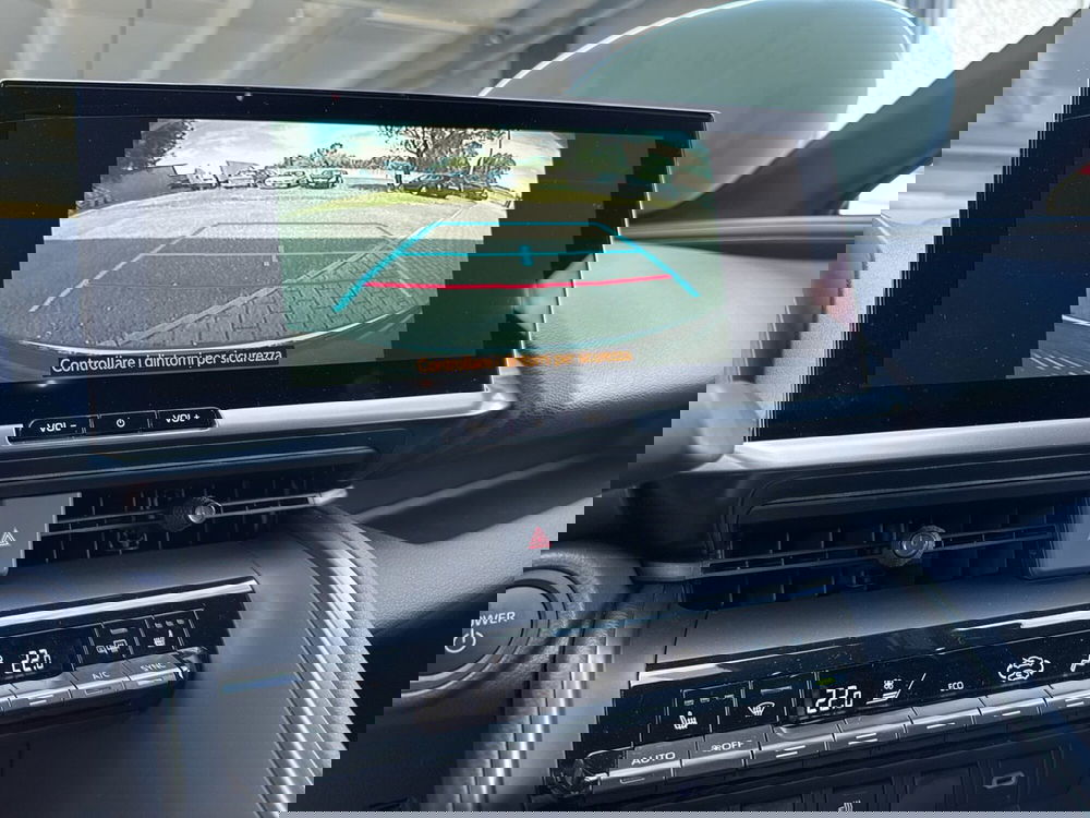 Toyota Toyota C-HR nuova a Ferrara (15)