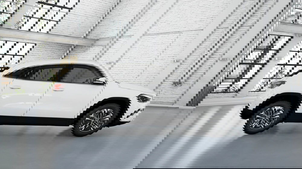 Mercedes-Benz GLA SUV nuova a Pescara (4)