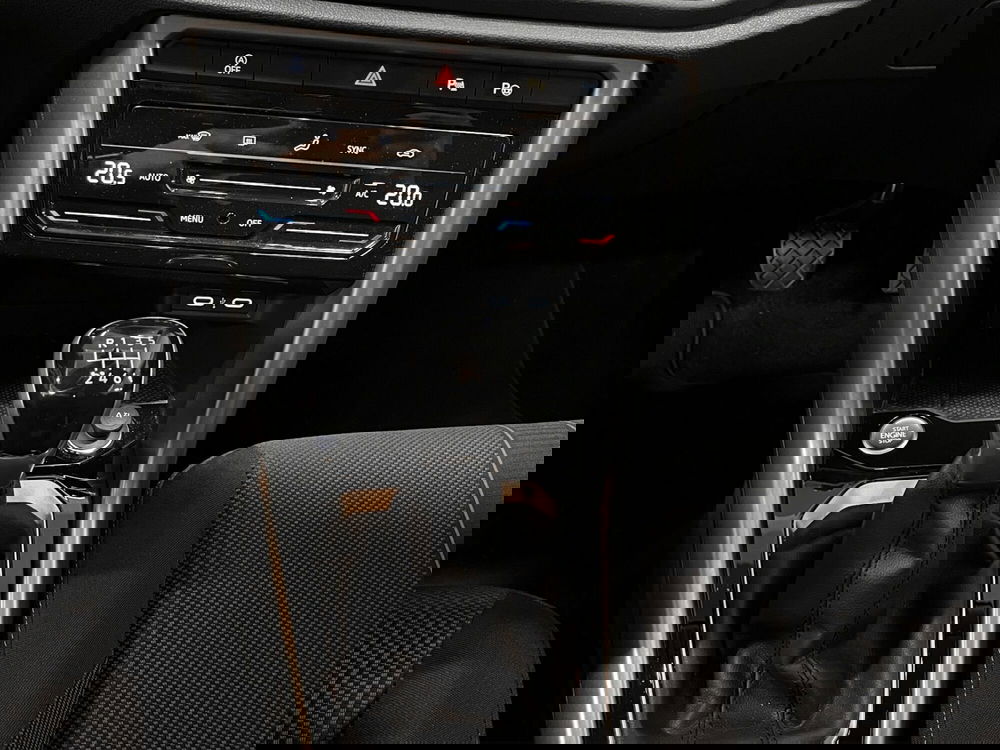 Volkswagen T-Roc nuova a Padova (13)