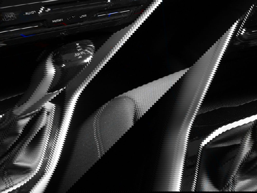 Volkswagen T-Roc usata a Padova (14)