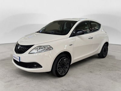 Lancia Ypsilon 1.0 FireFly 5 porte S&amp;S Hybrid Silver Plus del 2024 usata a Melegnano