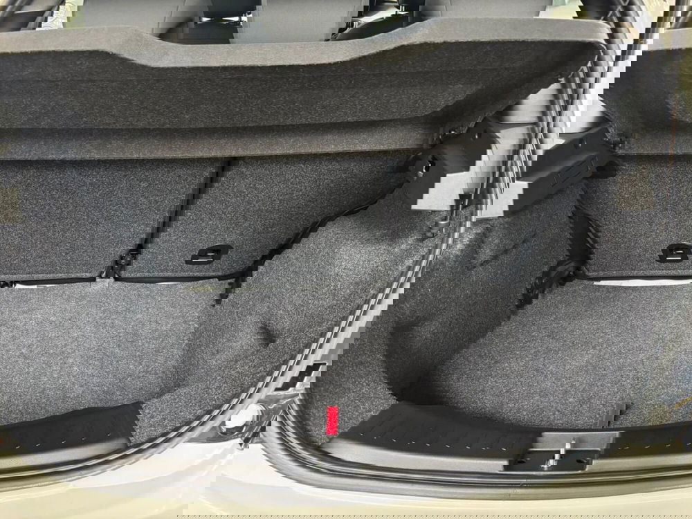 Lancia Ypsilon usata a Milano (13)