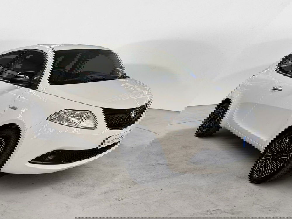 Lancia Ypsilon usata a Milano (2)