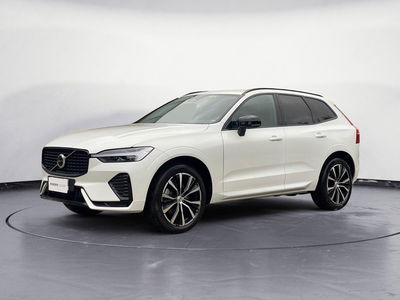 Volvo XC60 B4 automatico Plus Dark del 2022 usata a Como