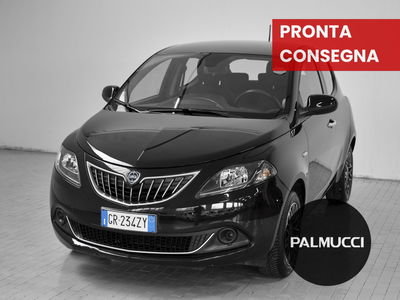 Lancia Ypsilon 1.0 FireFly 5 porte S&amp;S Hybrid Gold Plus del 2024 usata a Prato