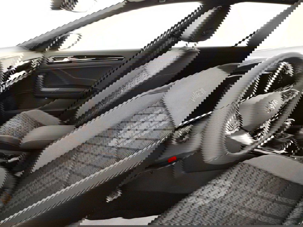 Volkswagen T-Roc nuova a Massa-Carrara (7)