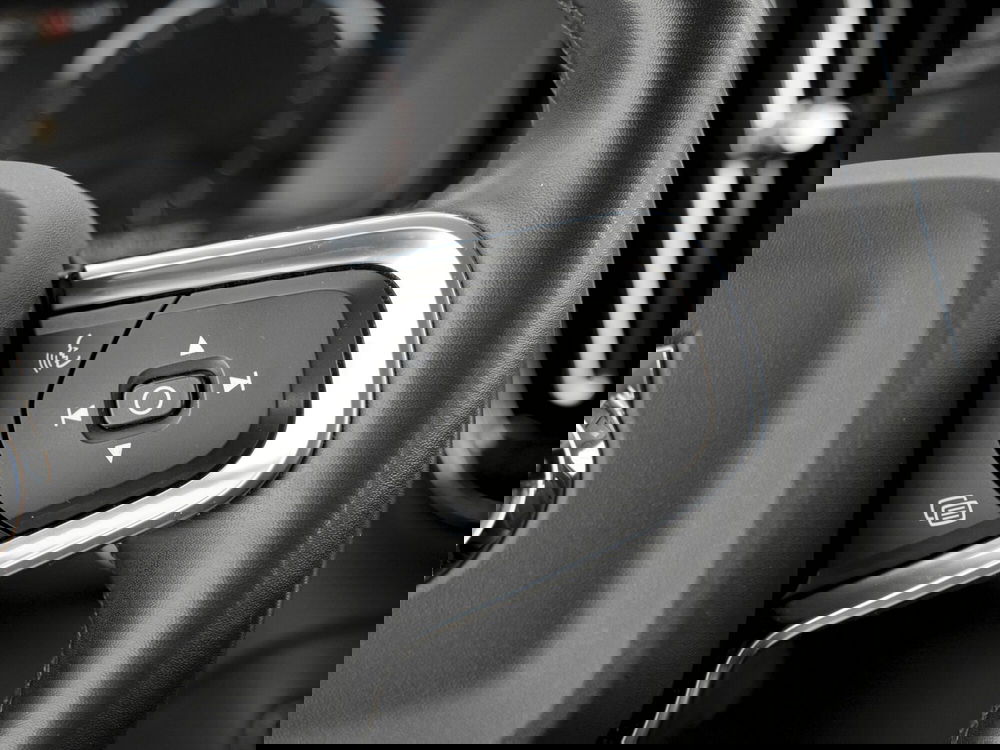 Volvo XC40 usata a Prato (9)